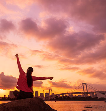 A virtual office at 1717 Pennsylvania Avenue, Washington, where a woman enjoys the perks of working from any location