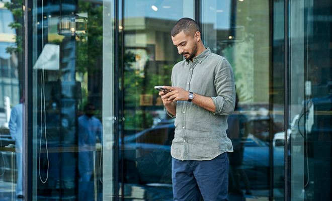 Servcorp Virtual Office- client answering a transferred call from receptionist.